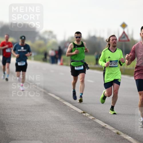 12.04.2026 - 45. Internationalen Wilhelmsburger Insellauf Dr. Thomas Lammeyer http://msf.ph/oto/9439315 12.04.2026 09:59:44 Laufen 2127, 4291 meine-sportfotos.de