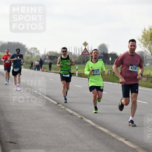 12.04.2026 - 45. Internationalen Wilhelmsburger Insellauf Dr. Thomas Lammeyer http://msf.ph/oto/9439318 12.04.2026 09:59:45 Laufen 313, 2253, 4291, 3095, 2127, 5271 meine-sportfotos.de