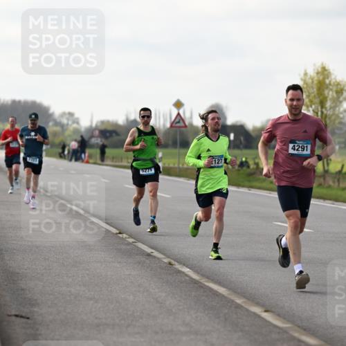12.04.2026 - 45. Internationalen Wilhelmsburger Insellauf Dr. Thomas Lammeyer http://msf.ph/oto/9439320 12.04.2026 09:59:45 Laufen 2233, 5271, 2127, 4291, 3099 meine-sportfotos.de