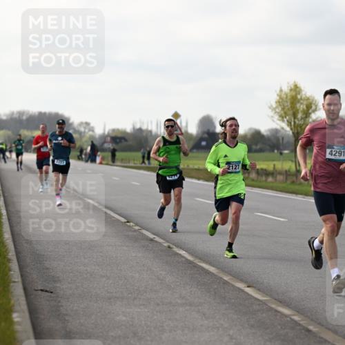 12.04.2026 - 45. Internationalen Wilhelmsburger Insellauf Dr. Thomas Lammeyer http://msf.ph/oto/9439322 12.04.2026 09:59:46 Laufen 2253, 5271, 2127, 4291 meine-sportfotos.de
