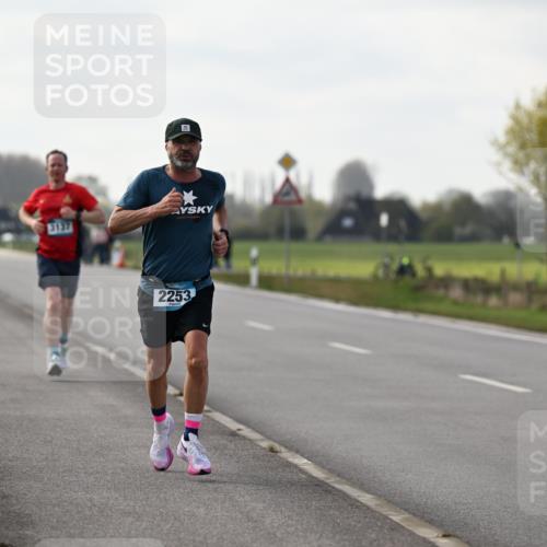 12.04.2026 - 45. Internationalen Wilhelmsburger Insellauf Dr. Thomas Lammeyer http://msf.ph/oto/9439339 12.04.2026 09:59:49 Laufen 3137, 2253, 527 meine-sportfotos.de