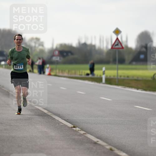 12.04.2026 - 45. Internationalen Wilhelmsburger Insellauf Dr. Thomas Lammeyer http://msf.ph/oto/9439383 12.04.2026 10:00:19 Laufen 3771 meine-sportfotos.de