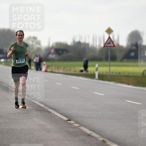12.04.2026 - 45. Internationalen Wilhelmsburger Insellauf Dr. Thomas Lammeyer http://msf.ph/oto/9439384 12.04.2026 10:00:19 Laufen 3771 meine-sportfotos.de