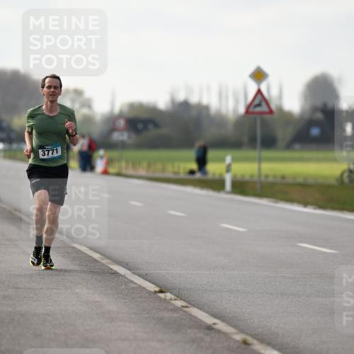 12.04.2026 - 45. Internationalen Wilhelmsburger Insellauf Dr. Thomas Lammeyer http://msf.ph/oto/9439386 12.04.2026 10:00:20 Laufen 3771 meine-sportfotos.de