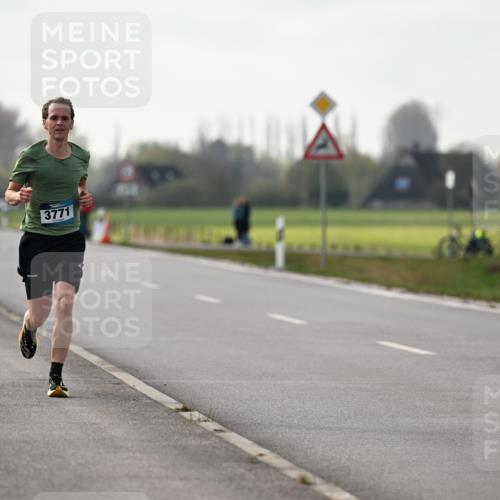 12.04.2026 - 45. Internationalen Wilhelmsburger Insellauf Dr. Thomas Lammeyer http://msf.ph/oto/9439390 12.04.2026 10:00:20 Laufen 3771 meine-sportfotos.de