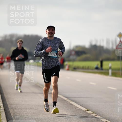 12.04.2026 - 45. Internationalen Wilhelmsburger Insellauf Dr. Thomas Lammeyer http://msf.ph/oto/9439443 12.04.2026 10:01:07 Laufen 3053 meine-sportfotos.de