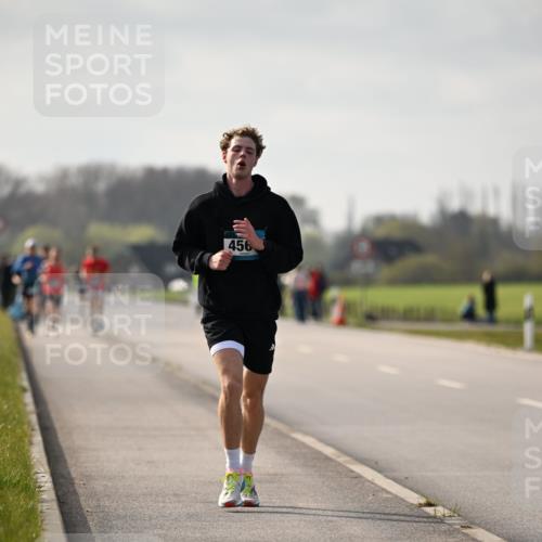 12.04.2026 - 45. Internationalen Wilhelmsburger Insellauf Dr. Thomas Lammeyer http://msf.ph/oto/9439467 12.04.2026 10:01:10 Laufen 456 meine-sportfotos.de