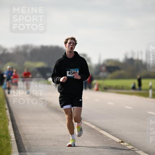 12.04.2026 - 45. Internationalen Wilhelmsburger Insellauf Dr. Thomas Lammeyer http://msf.ph/oto/9439469 12.04.2026 10:01:11 Laufen 456 meine-sportfotos.de