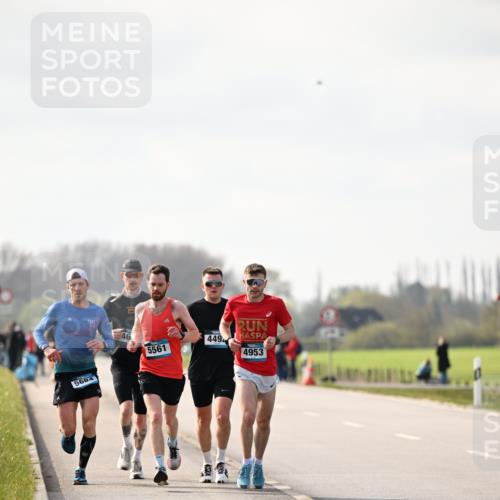 12.04.2026 - 45. Internationalen Wilhelmsburger Insellauf Dr. Thomas Lammeyer http://msf.ph/oto/9439483 12.04.2026 10:01:26 Laufen 5684, 449, 5561, 4953 meine-sportfotos.de