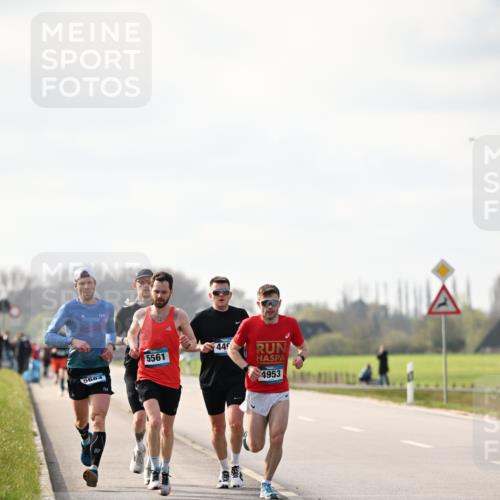 12.04.2026 - 45. Internationalen Wilhelmsburger Insellauf Dr. Thomas Lammeyer http://msf.ph/oto/9439493 12.04.2026 10:01:27 Laufen 5684, 445, 5561, 4953 meine-sportfotos.de