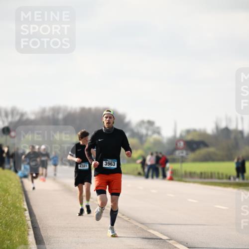 12.04.2026 - 45. Internationalen Wilhelmsburger Insellauf Dr. Thomas Lammeyer http://msf.ph/oto/9439527 12.04.2026 10:01:41 Laufen 3963, 4381 meine-sportfotos.de