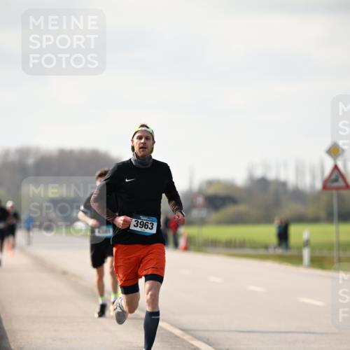 12.04.2026 - 45. Internationalen Wilhelmsburger Insellauf Dr. Thomas Lammeyer http://msf.ph/oto/9439542 12.04.2026 10:01:43 Laufen 3963, 1459 meine-sportfotos.de