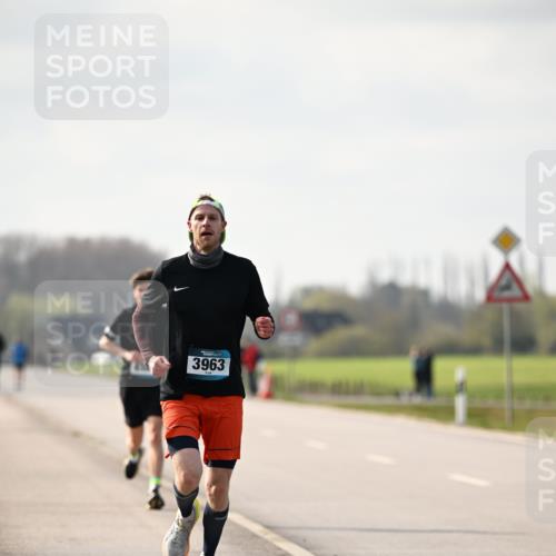 12.04.2026 - 45. Internationalen Wilhelmsburger Insellauf Dr. Thomas Lammeyer http://msf.ph/oto/9439543 12.04.2026 10:01:43 Laufen 3963 meine-sportfotos.de