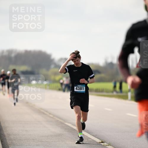 12.04.2026 - 45. Internationalen Wilhelmsburger Insellauf Dr. Thomas Lammeyer http://msf.ph/oto/9439556 12.04.2026 10:01:46 Laufen 4381 meine-sportfotos.de