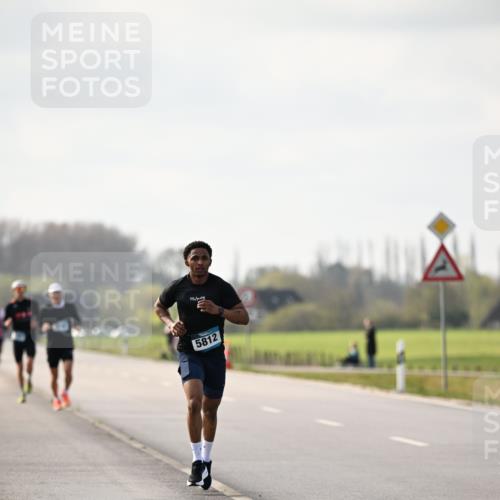 12.04.2026 - 45. Internationalen Wilhelmsburger Insellauf Dr. Thomas Lammeyer http://msf.ph/oto/9439574 12.04.2026 10:01:53 Laufen 1, 7, 09, 5812 meine-sportfotos.de