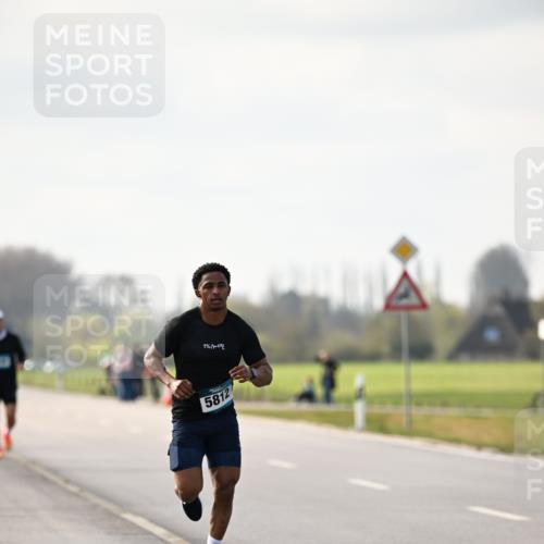 12.04.2026 - 45. Internationalen Wilhelmsburger Insellauf Dr. Thomas Lammeyer http://msf.ph/oto/9439584 12.04.2026 10:01:55 Laufen 1, 5812 meine-sportfotos.de