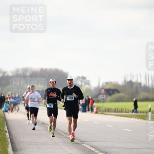 12.04.2026 - 45. Internationalen Wilhelmsburger Insellauf Dr. Thomas Lammeyer http://msf.ph/oto/9439607 12.04.2026 10:01:59 Laufen 3351, 2383, 2595 meine-sportfotos.de