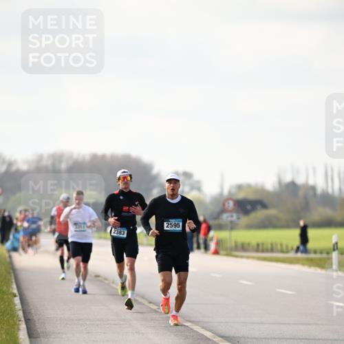 12.04.2026 - 45. Internationalen Wilhelmsburger Insellauf Dr. Thomas Lammeyer http://msf.ph/oto/9439611 12.04.2026 10:02:00 Laufen 3351, 2383, 2595 meine-sportfotos.de