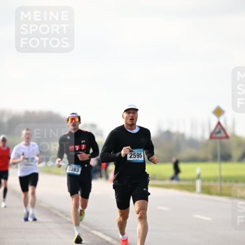 12.04.2026 - 45. Internationalen Wilhelmsburger Insellauf Dr. Thomas Lammeyer http://msf.ph/oto/9439630 12.04.2026 10:02:02 Laufen 2383, 2595 meine-sportfotos.de