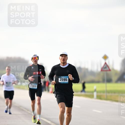 12.04.2026 - 45. Internationalen Wilhelmsburger Insellauf Dr. Thomas Lammeyer http://msf.ph/oto/9439632 12.04.2026 10:02:02 Laufen 2383, 2595 meine-sportfotos.de