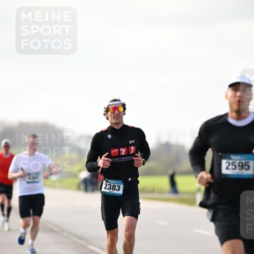 12.04.2026 - 45. Internationalen Wilhelmsburger Insellauf Dr. Thomas Lammeyer http://msf.ph/oto/9439642 12.04.2026 10:02:05 Laufen 2383, 2595 meine-sportfotos.de