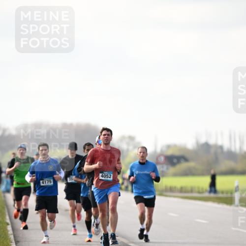 12.04.2026 - 45. Internationalen Wilhelmsburger Insellauf Dr. Thomas Lammeyer http://msf.ph/oto/9439681 12.04.2026 10:02:22 Laufen 4052, 4175 meine-sportfotos.de