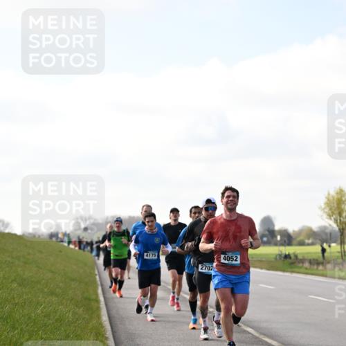 12.04.2026 - 45. Internationalen Wilhelmsburger Insellauf Dr. Thomas Lammeyer http://msf.ph/oto/9439700 12.04.2026 10:02:26 Laufen 4175, 2702, 4052 meine-sportfotos.de