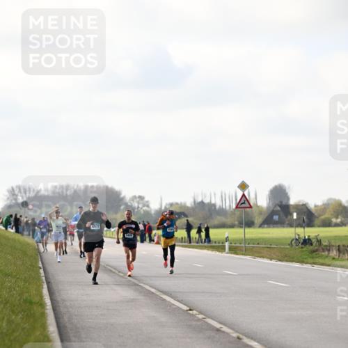 12.04.2026 - 45. Internationalen Wilhelmsburger Insellauf Dr. Thomas Lammeyer http://msf.ph/oto/9439896 12.04.2026 10:03:15 Laufen 4572, 5440, 4580 meine-sportfotos.de