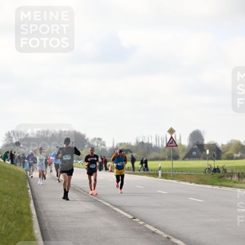 12.04.2026 - 45. Internationalen Wilhelmsburger Insellauf Dr. Thomas Lammeyer http://msf.ph/oto/9439897 12.04.2026 10:03:15 Laufen 4572, 5440 meine-sportfotos.de