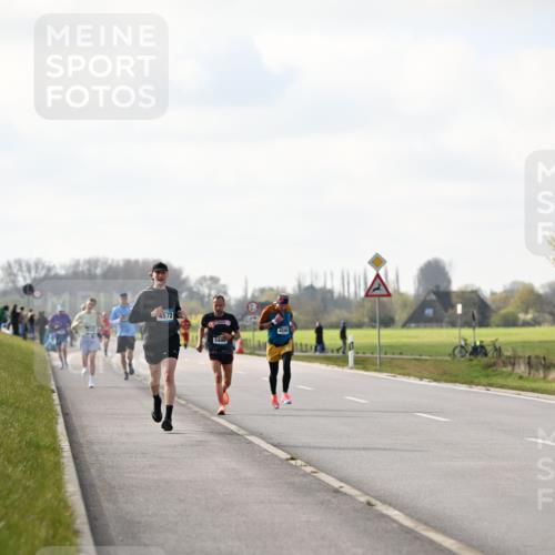 12.04.2026 - 45. Internationalen Wilhelmsburger Insellauf Dr. Thomas Lammeyer http://msf.ph/oto/9439903 12.04.2026 10:03:16 Laufen 4572, 5440, 2, 4580 meine-sportfotos.de