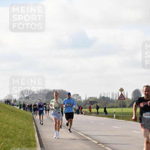 12.04.2026 - 45. Internationalen Wilhelmsburger Insellauf Dr. Thomas Lammeyer http://msf.ph/oto/9439935 12.04.2026 10:03:23 Laufen 3473, 5503, 4225, 2, 5440 meine-sportfotos.de