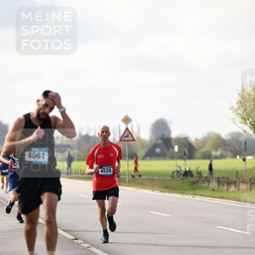 12.04.2026 - 45. Internationalen Wilhelmsburger Insellauf Dr. Thomas Lammeyer http://msf.ph/oto/9440028 12.04.2026 10:03:41 Laufen 527, 4061, 4528 meine-sportfotos.de