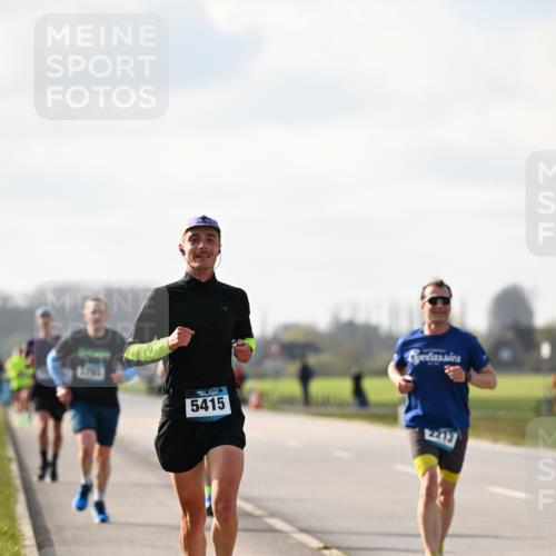 12.04.2026 - 45. Internationalen Wilhelmsburger Insellauf Dr. Thomas Lammeyer http://msf.ph/oto/9440078 12.04.2026 10:03:52 Laufen 5415, 2213 meine-sportfotos.de