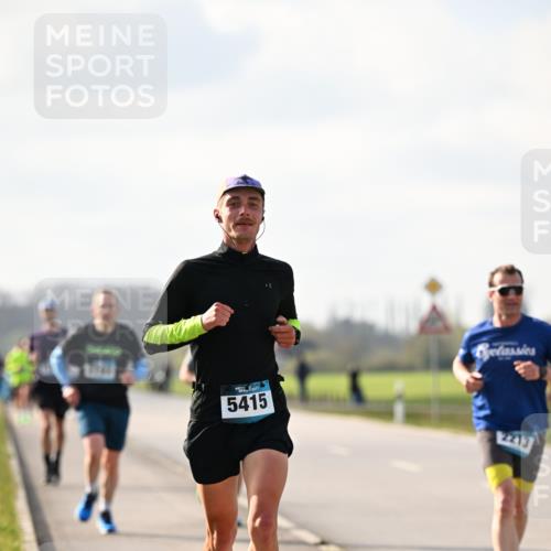 12.04.2026 - 45. Internationalen Wilhelmsburger Insellauf Dr. Thomas Lammeyer http://msf.ph/oto/9440083 12.04.2026 10:03:52 Laufen 5415, 2213 meine-sportfotos.de