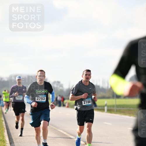 12.04.2026 - 45. Internationalen Wilhelmsburger Insellauf Dr. Thomas Lammeyer http://msf.ph/oto/9440093 12.04.2026 10:03:54 Laufen 2994, 22, 2793, 2160 meine-sportfotos.de