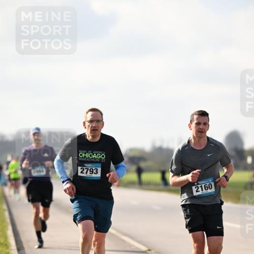 12.04.2026 - 45. Internationalen Wilhelmsburger Insellauf Dr. Thomas Lammeyer http://msf.ph/oto/9440101 12.04.2026 10:03:55 Laufen 22, 2793, 2160 meine-sportfotos.de