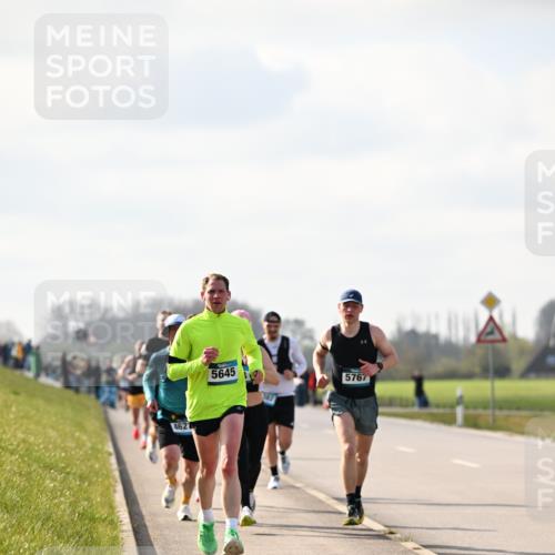 12.04.2026 - 45. Internationalen Wilhelmsburger Insellauf Dr. Thomas Lammeyer http://msf.ph/oto/9440138 12.04.2026 10:04:07 Laufen 4627, 5645, 5767 meine-sportfotos.de
