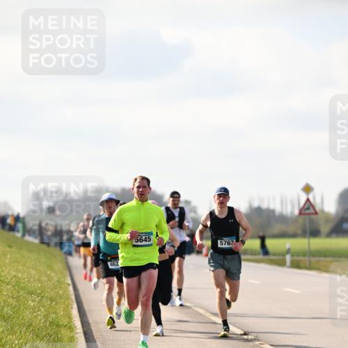 12.04.2026 - 45. Internationalen Wilhelmsburger Insellauf Dr. Thomas Lammeyer http://msf.ph/oto/9440139 12.04.2026 10:04:07 Laufen 462, 5645, 5767 meine-sportfotos.de