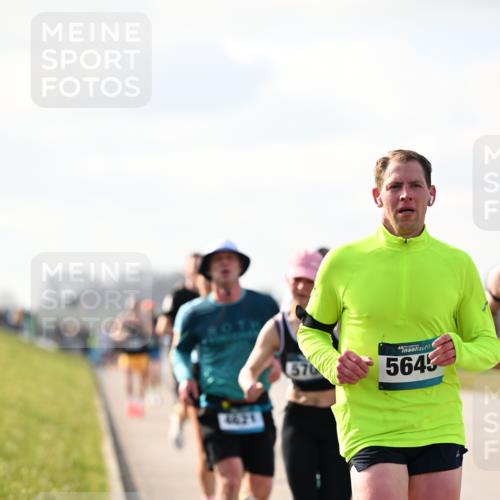 12.04.2026 - 45. Internationalen Wilhelmsburger Insellauf Dr. Thomas Lammeyer http://msf.ph/oto/9440160 12.04.2026 10:04:10 Laufen 570, 5643 meine-sportfotos.de