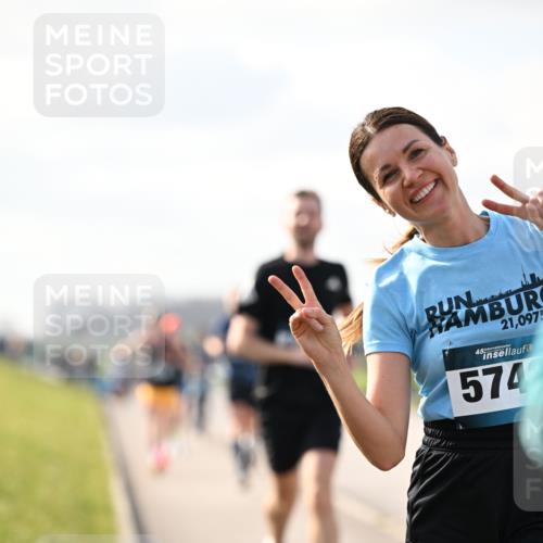 12.04.2026 - 45. Internationalen Wilhelmsburger Insellauf Dr. Thomas Lammeyer http://msf.ph/oto/9440176 12.04.2026 10:04:13 Laufen 21, 0975, 45, 574 meine-sportfotos.de