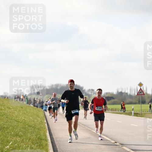 12.04.2026 - 45. Internationalen Wilhelmsburger Insellauf Dr. Thomas Lammeyer http://msf.ph/oto/9440326 12.04.2026 10:04:45 Laufen 5344, 4144 meine-sportfotos.de