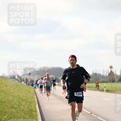 12.04.2026 - 45. Internationalen Wilhelmsburger Insellauf Dr. Thomas Lammeyer http://msf.ph/oto/9440338 12.04.2026 10:04:47 Laufen 5344 meine-sportfotos.de