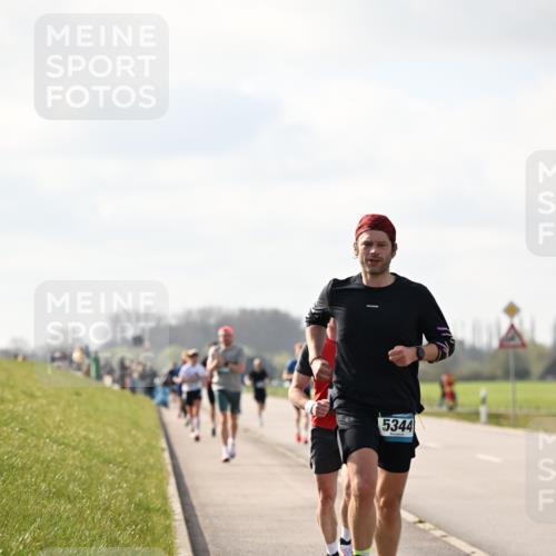 12.04.2026 - 45. Internationalen Wilhelmsburger Insellauf Dr. Thomas Lammeyer http://msf.ph/oto/9440342 12.04.2026 10:04:47 Laufen 5344 meine-sportfotos.de
