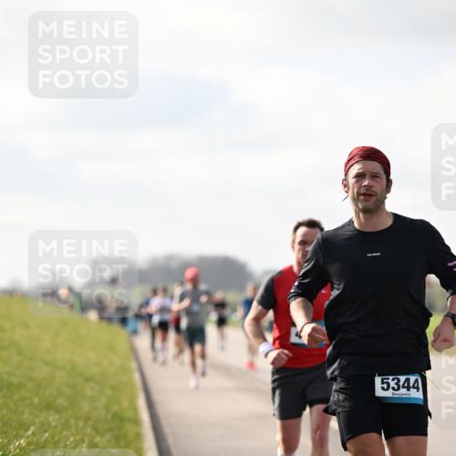12.04.2026 - 45. Internationalen Wilhelmsburger Insellauf Dr. Thomas Lammeyer http://msf.ph/oto/9440349 12.04.2026 10:04:48 Laufen 5344 meine-sportfotos.de