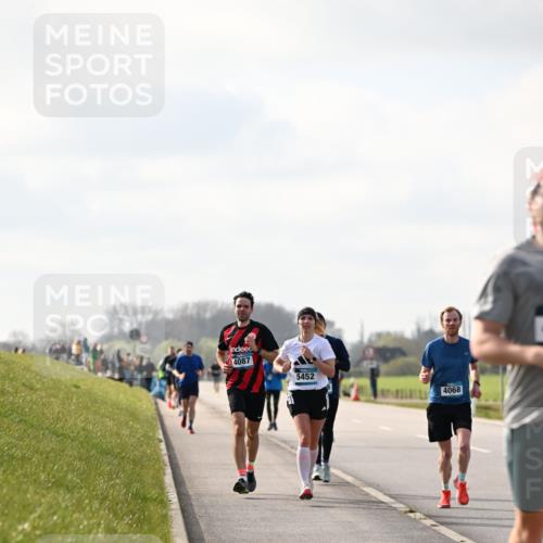 12.04.2026 - 45. Internationalen Wilhelmsburger Insellauf Dr. Thomas Lammeyer http://msf.ph/oto/9440397 12.04.2026 10:04:56 Laufen 4087, 5452, 4068 meine-sportfotos.de