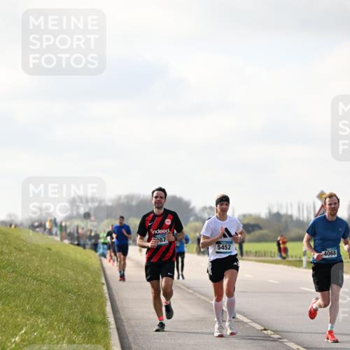 12.04.2026 - 45. Internationalen Wilhelmsburger Insellauf Dr. Thomas Lammeyer http://msf.ph/oto/9440404 12.04.2026 10:04:57 Laufen 087, 5452, 4068 meine-sportfotos.de