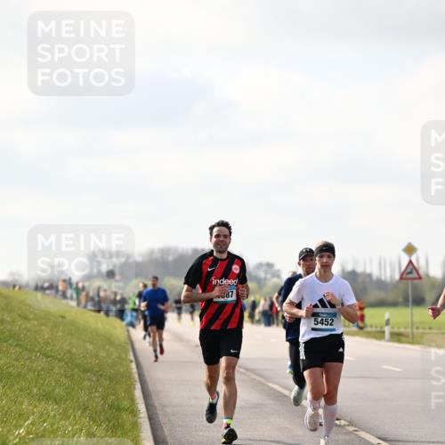 12.04.2026 - 45. Internationalen Wilhelmsburger Insellauf Dr. Thomas Lammeyer http://msf.ph/oto/9440411 12.04.2026 10:04:58 Laufen 887, 5452 meine-sportfotos.de