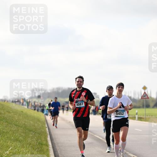 12.04.2026 - 45. Internationalen Wilhelmsburger Insellauf Dr. Thomas Lammeyer http://msf.ph/oto/9440413 12.04.2026 10:04:58 Laufen 4087, 29, 5452 meine-sportfotos.de