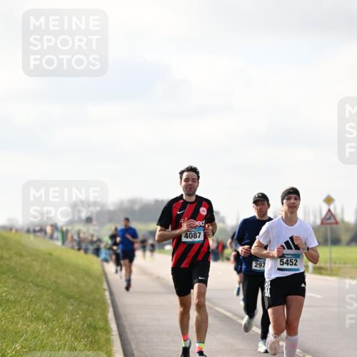 12.04.2026 - 45. Internationalen Wilhelmsburger Insellauf Dr. Thomas Lammeyer http://msf.ph/oto/9440415 12.04.2026 10:04:58 Laufen 4087, 5452, 297 meine-sportfotos.de