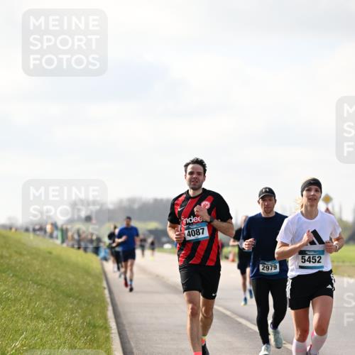 12.04.2026 - 45. Internationalen Wilhelmsburger Insellauf Dr. Thomas Lammeyer http://msf.ph/oto/9440418 12.04.2026 10:04:59 Laufen 4087, 2979, 5452 meine-sportfotos.de